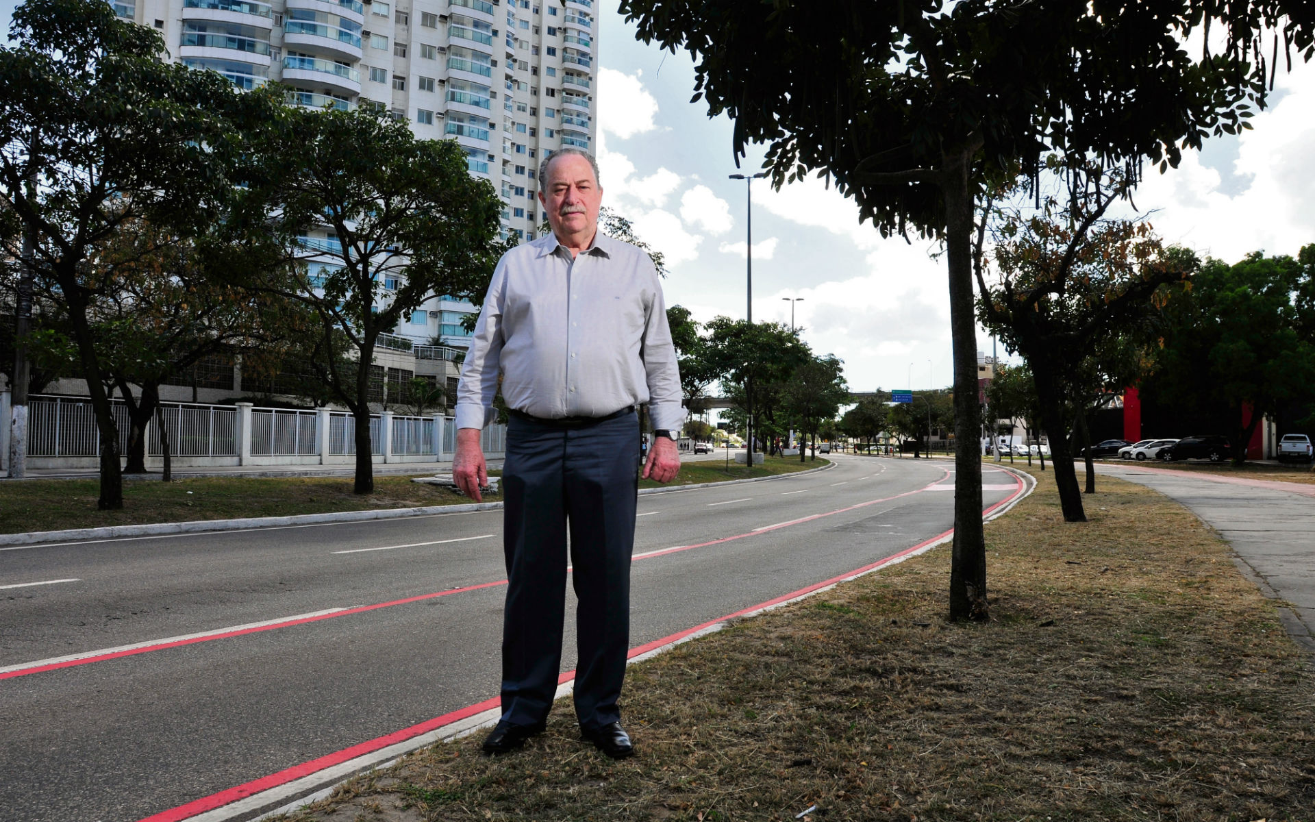 O arquiteto Jolindo Martins Filho, 73 anos, concebeu o projeto de urbanização da Praia do Suá e Enseada do Suá. (Foto: Marcelo Prest)