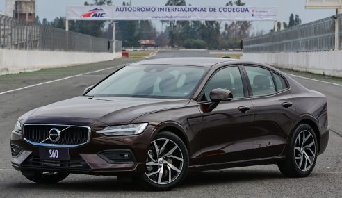 Volvo S60  combina luxo e muitos equipamentos de segurança
