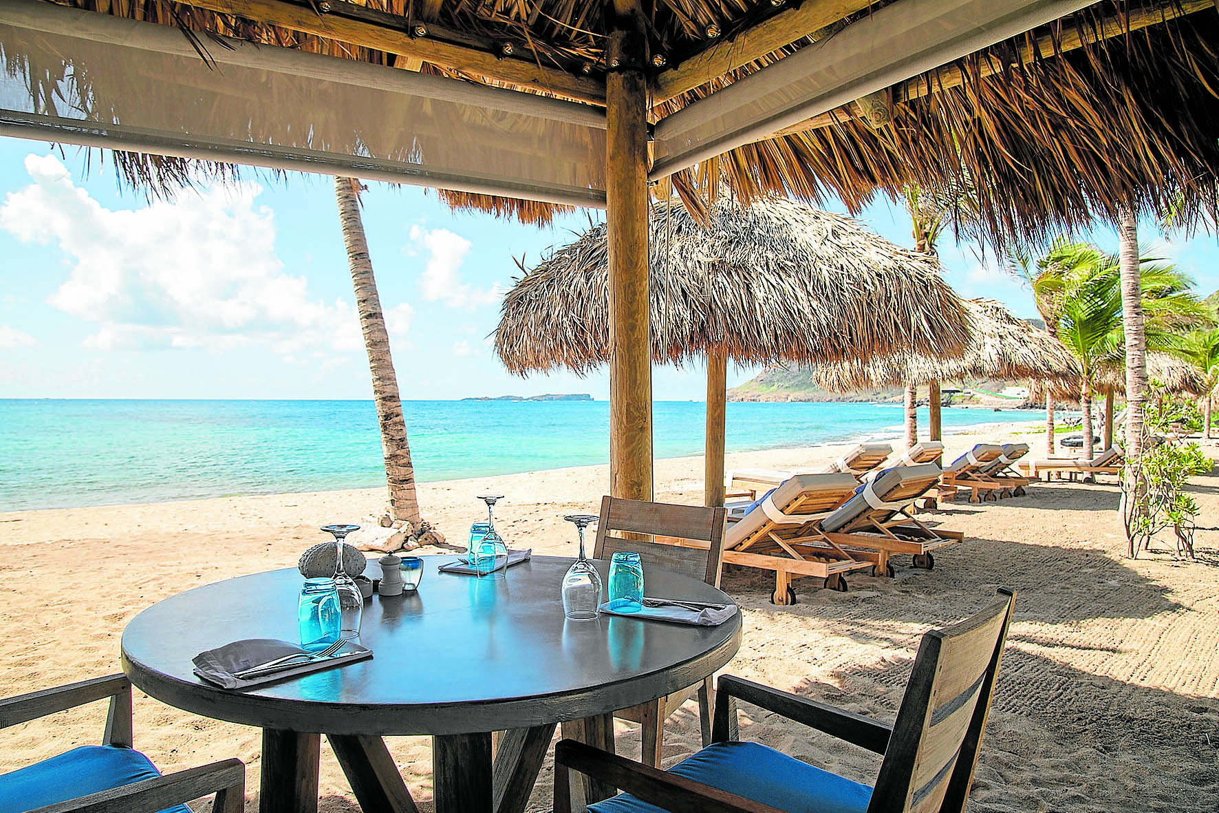 O beach club do Hotel Le Toiny promete ser um dos points na alta temporada. Lojas das melhores grifes, restaurantes famosos (como o Bagatelle), pratos surpreendentes e muita badalação fazem de St. Barth um destino como poucos, que une o chique da França e o caliente do Caribe.